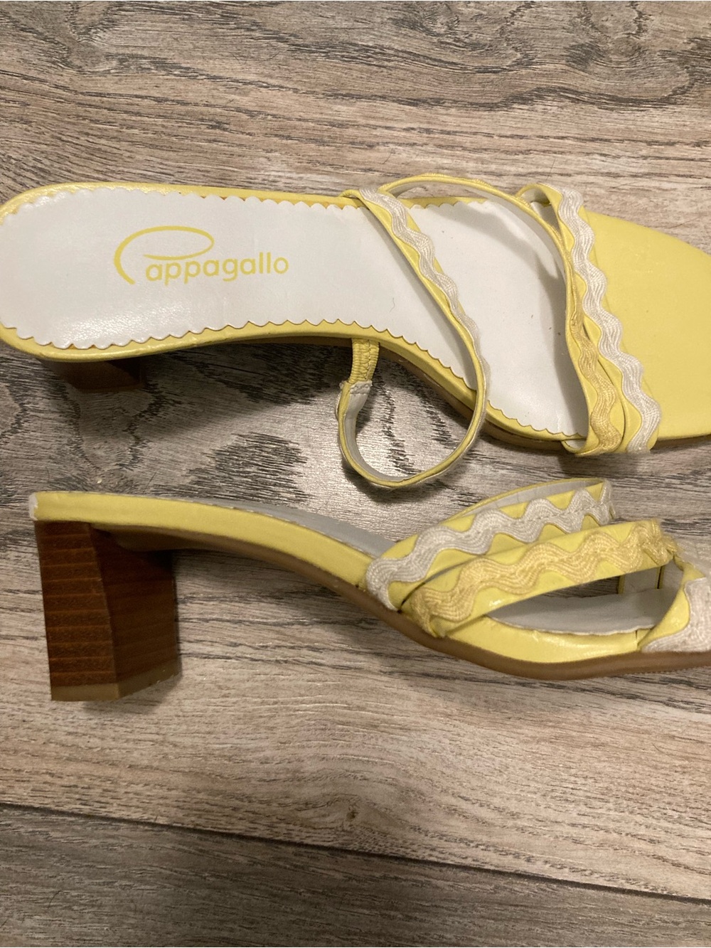Capogallo Yellow Ruffle-Strap Block Heel Sandals - Picture 2 of 4